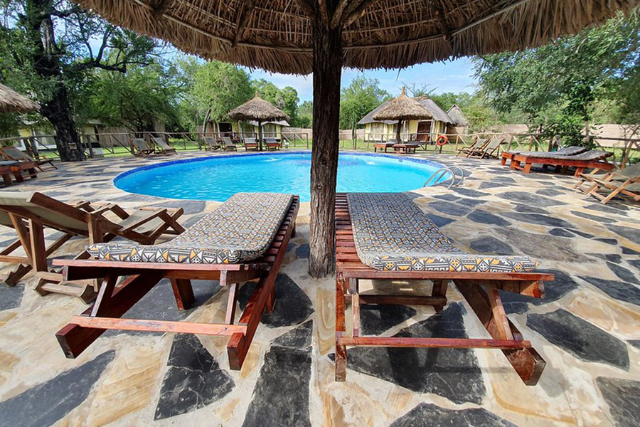 africa safari selous pool
